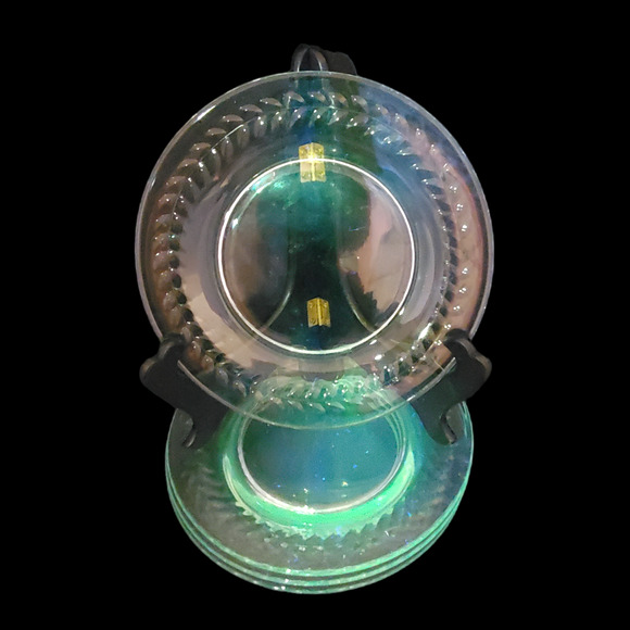 Leaf Rim 7 1/4" Dessert Salad Plates Glows Green with 365nm UV Light Lot of 4 - Picture 1 of 10